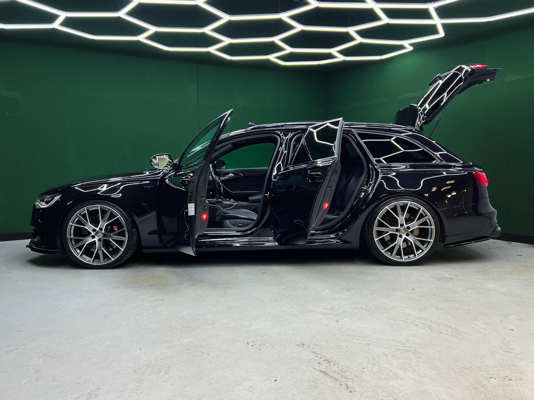 Hoofdafbeelding Audi S6