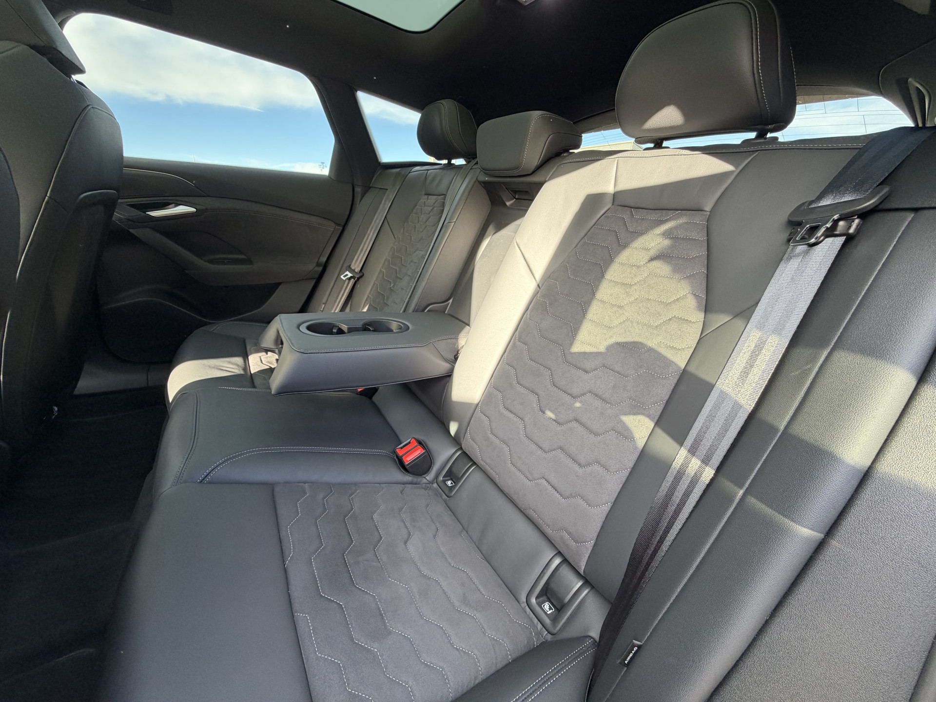 Hoofdafbeelding Audi A6 Avant e-tron