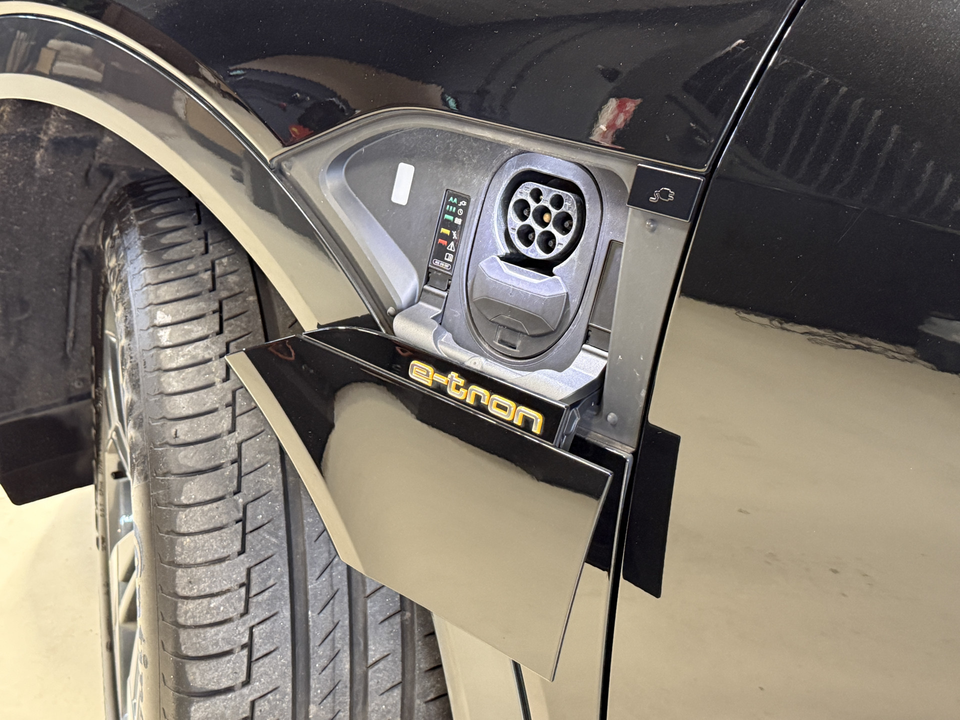 Hoofdafbeelding Audi e-tron
