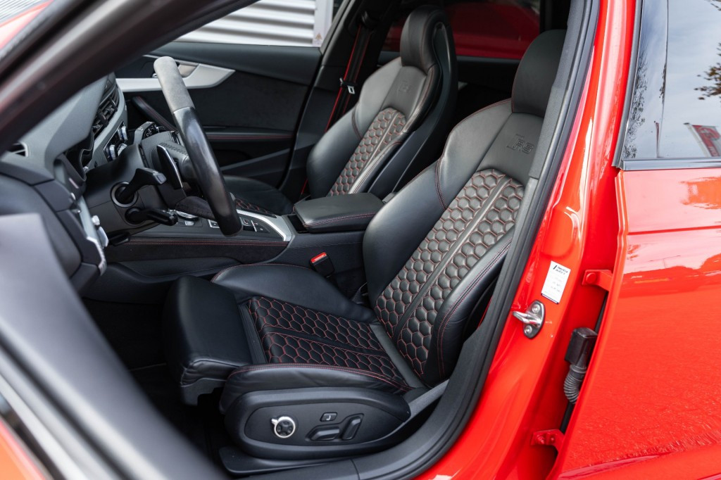 Hoofdafbeelding Audi RS4