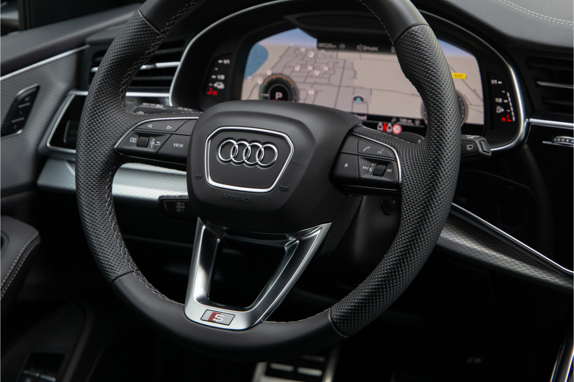 Hoofdafbeelding Audi Q8