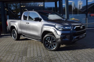 Toyota Hilux 2.8 D-4D X-TRA CAB INVINCIBLE A/T VAN