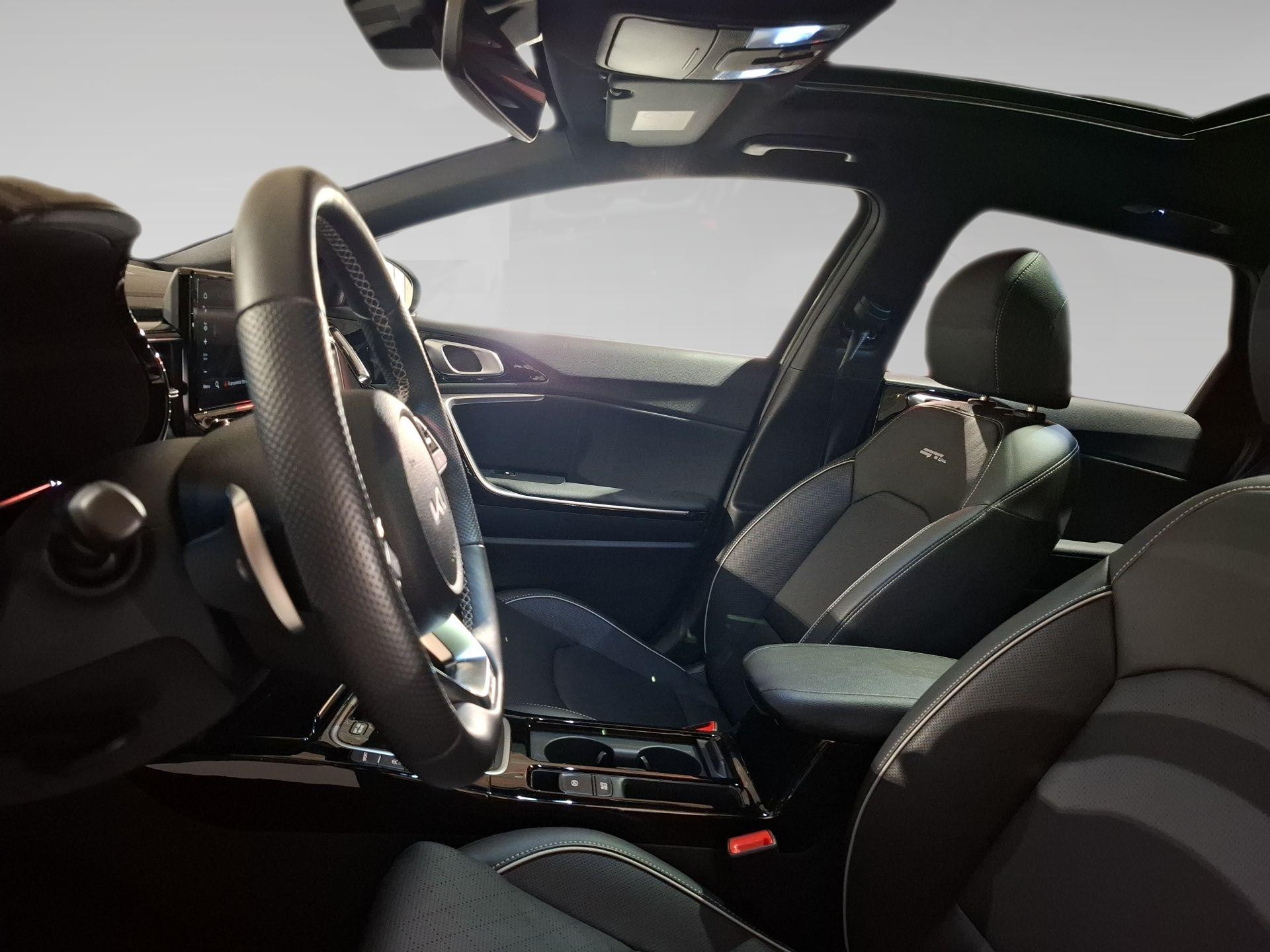 Kia-Ceed Sportswagon-image-3