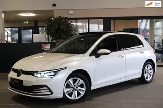 Volkswagen Golf 8 1.5 eTSI Style DSG Pano Navi ACC HUD CAM PDC Dodehoek Trekhaak