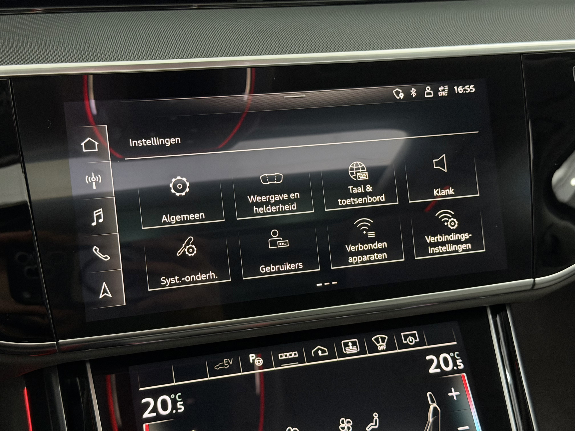 Hoofdafbeelding Audi A8