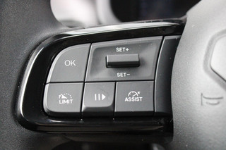 Jeep Avenger Jeep Avenger LONGTITUDE 156PK 54 kWh | NAVIGATIE | DRAADLOZE APPLE CARPLAY/ANDROID AUTO | KEYLESS ENTRY/START | CRUISE CONTROL | PARKEERSENSOREN ACHTER | DAB+ RADIO | CLIMATE CONTROL | DRAADLOZE TELEFOONLADER | LED KOPLAMPEN | - afbeelding nr 25