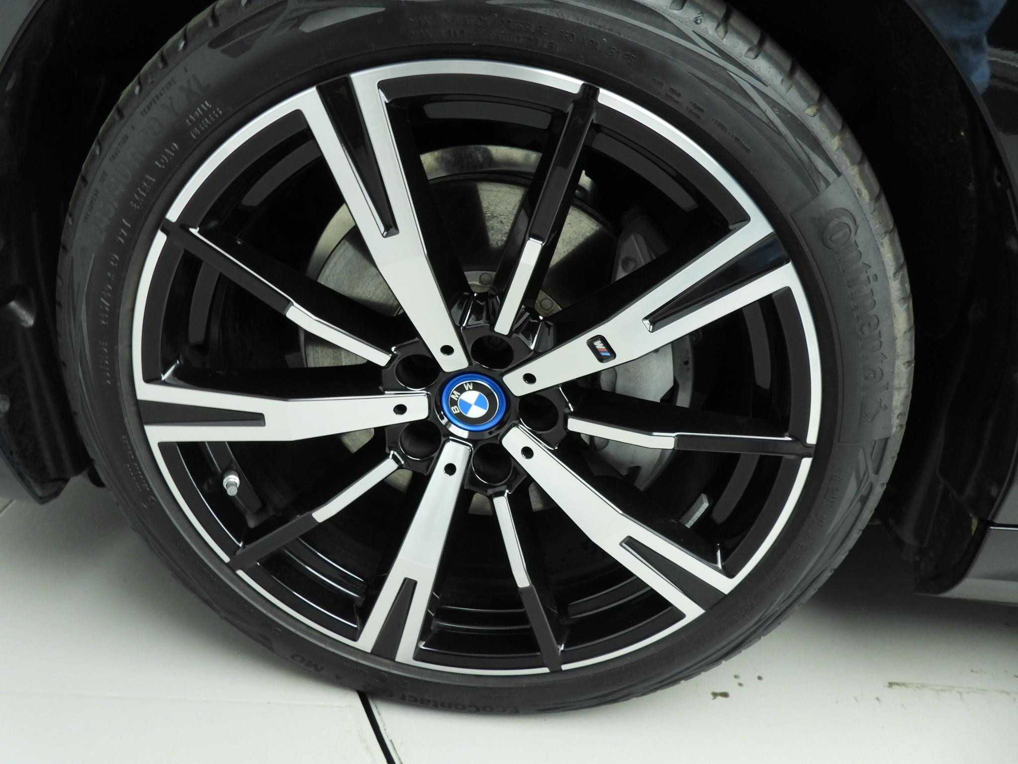 Hoofdafbeelding BMW i5