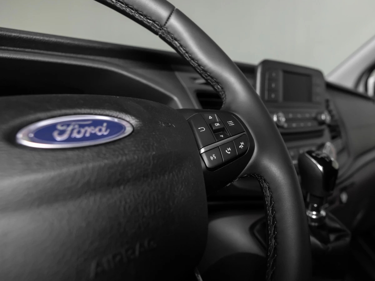 Ford-Transit Custom-image-16
