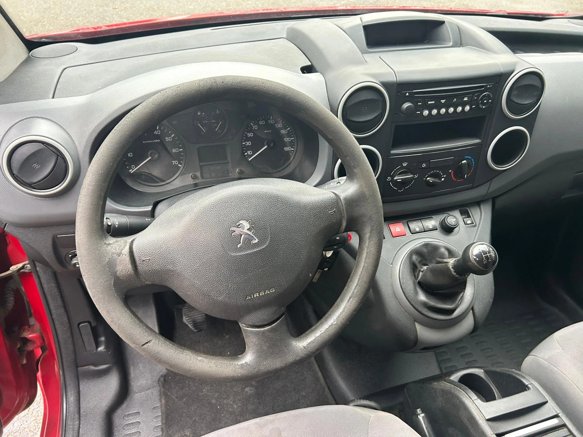 Hoofdafbeelding Peugeot Partner