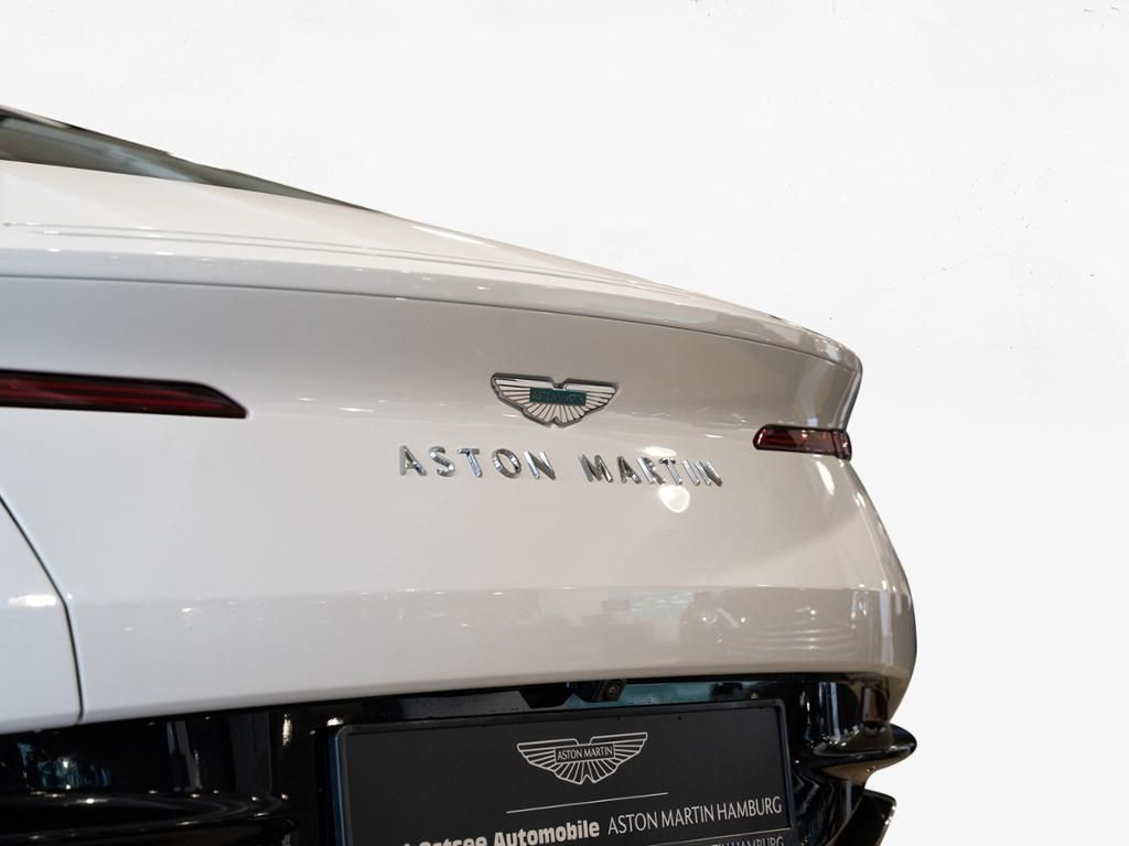 Aston Martin-DB12-image-22