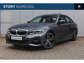 BMW 3 Serie 320i High Executive M Sport Automaat / Schuif-kanteldak / Sportstoelen / Achteruitrijcamera / Head-Up / Live Cockpit Professional / LED / M Sportonderstel
