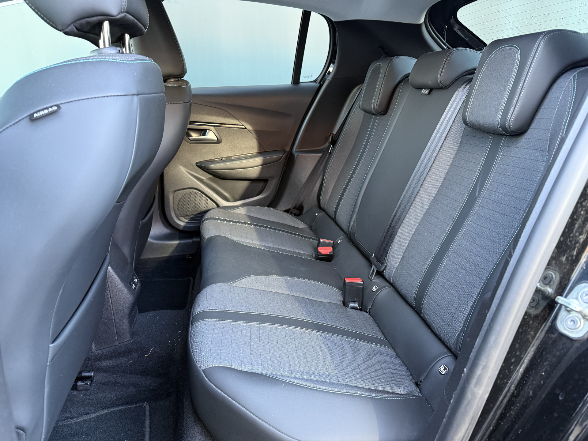 Hoofdafbeelding Peugeot e-208