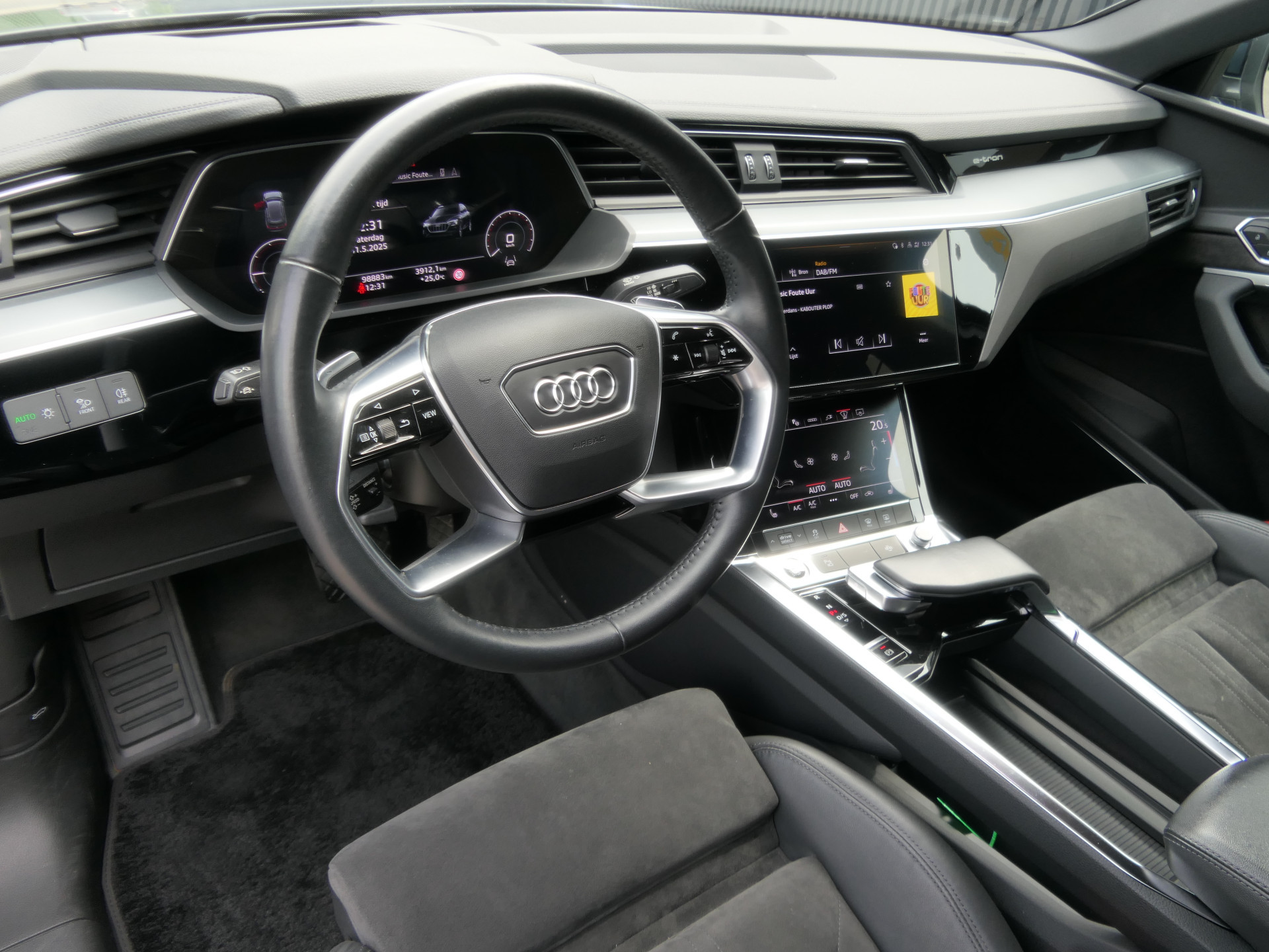 Hoofdafbeelding Audi e-tron