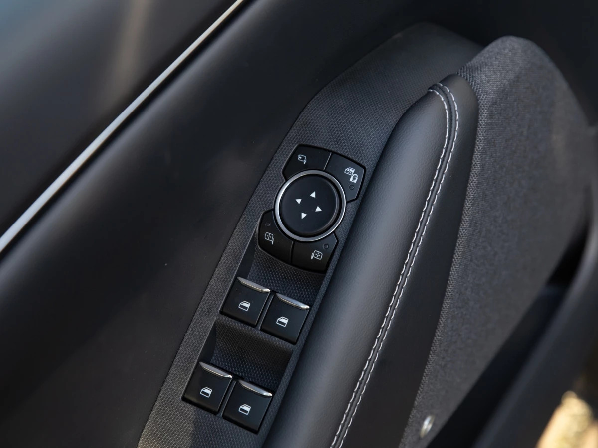 Ford-Mustang Mach-E-image-14