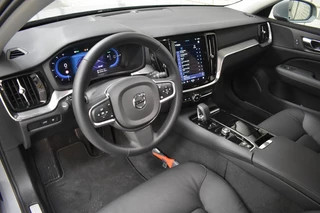 Volvo V60 Volvo V60 350pk AWD Essential Bright | Leder | Driver | Climate | Styling - afbeelding nr 3