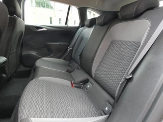 Opel Astra Opel Astra Sports Tourer 1.4 145 pk Edition + | Automaat | Led kopl. | Comfort stoelen - afbeelding nr 21