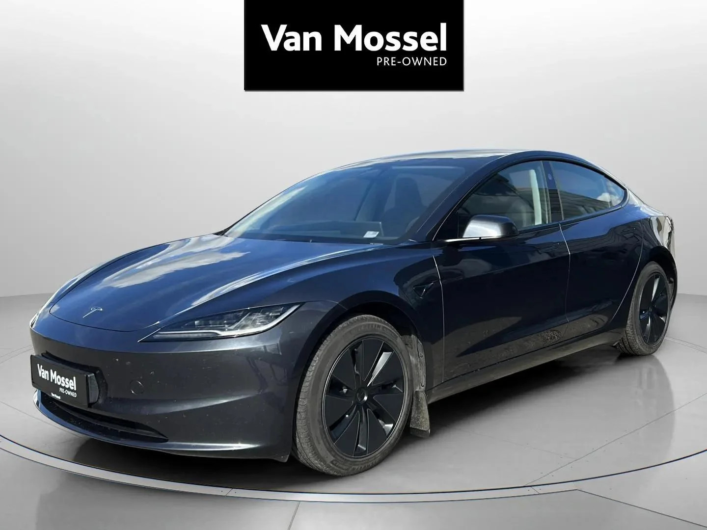 Tesla-Model 3-image-0