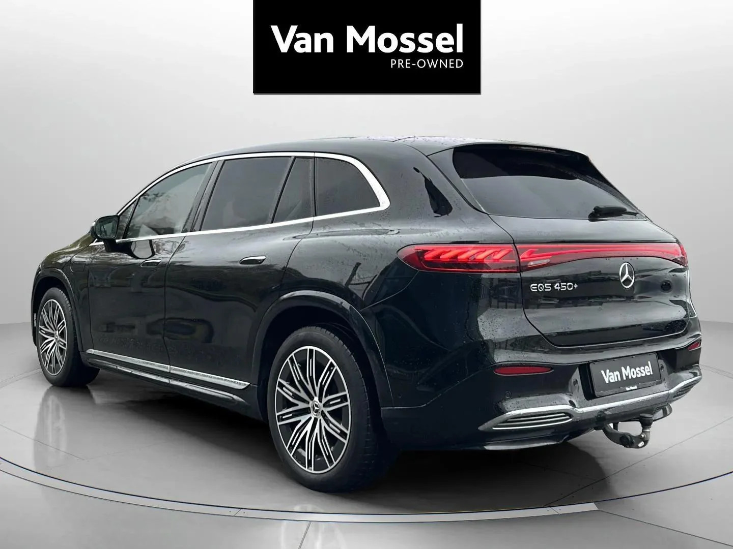 Mercedes-Benz-EQS-image-6