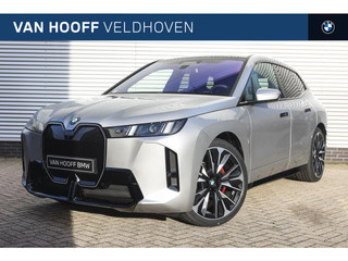 BMW iX xDrive60 M Sport / Panoramadak / Trekhaak / Adaptief onderstel / Soft-Close / Stoelventilatie / Parking Assistant Professional / Comfort Access / Adaptieve LED