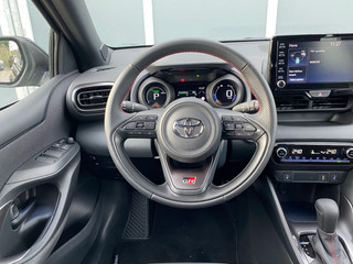 Toyota Yaris Toyota Yaris 1.5 Hybrid GR Sport | ACC | Camera | Lane assist | Winterpakket - afbeelding nr 9