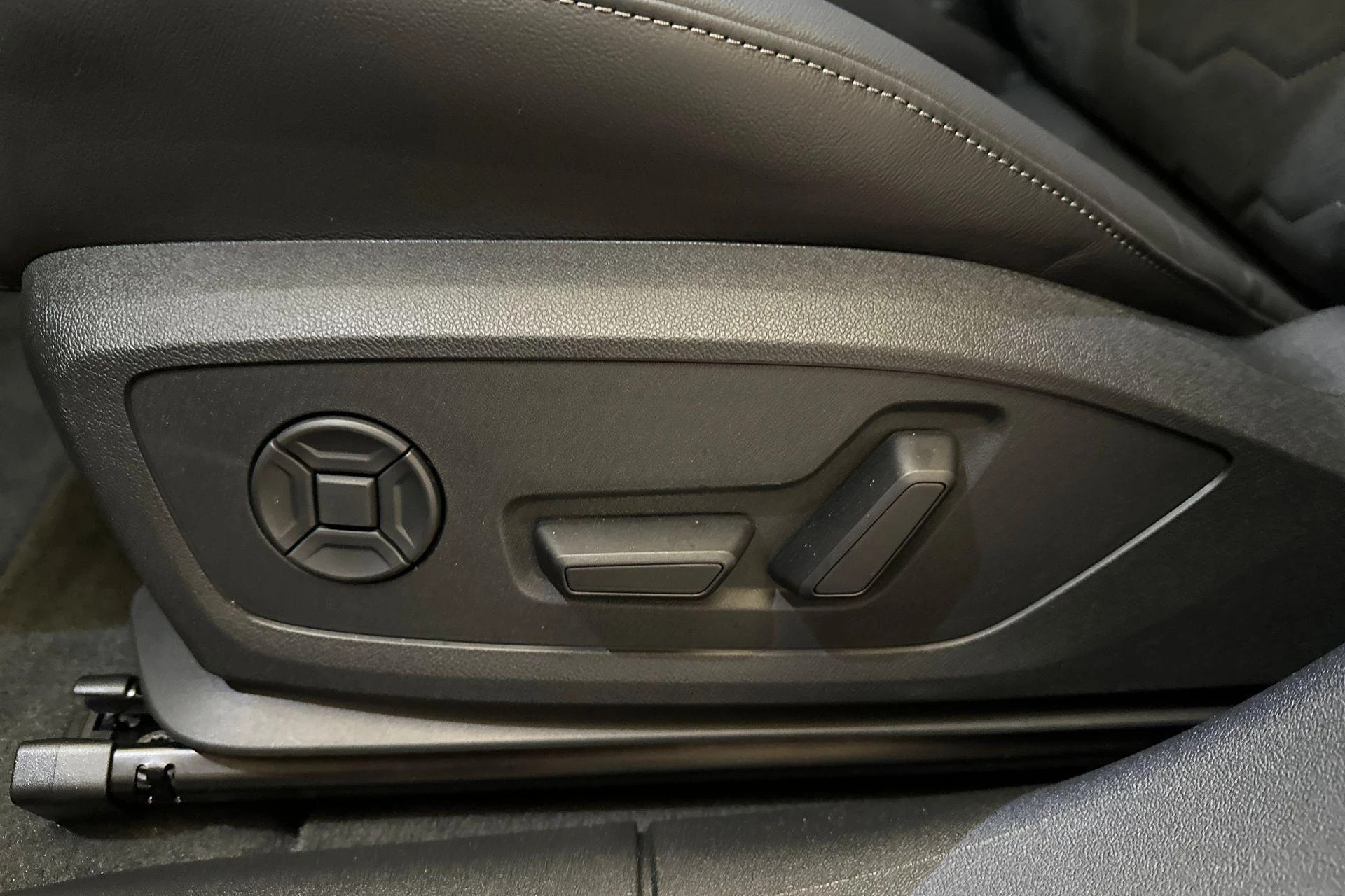 Hoofdafbeelding Audi A6 Avant e-tron