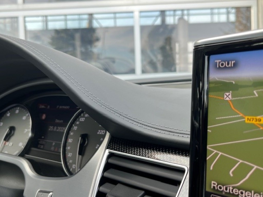 Hoofdafbeelding Audi S8