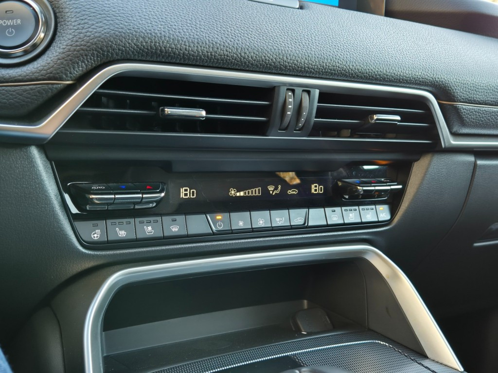 Hoofdafbeelding Mazda CX-60