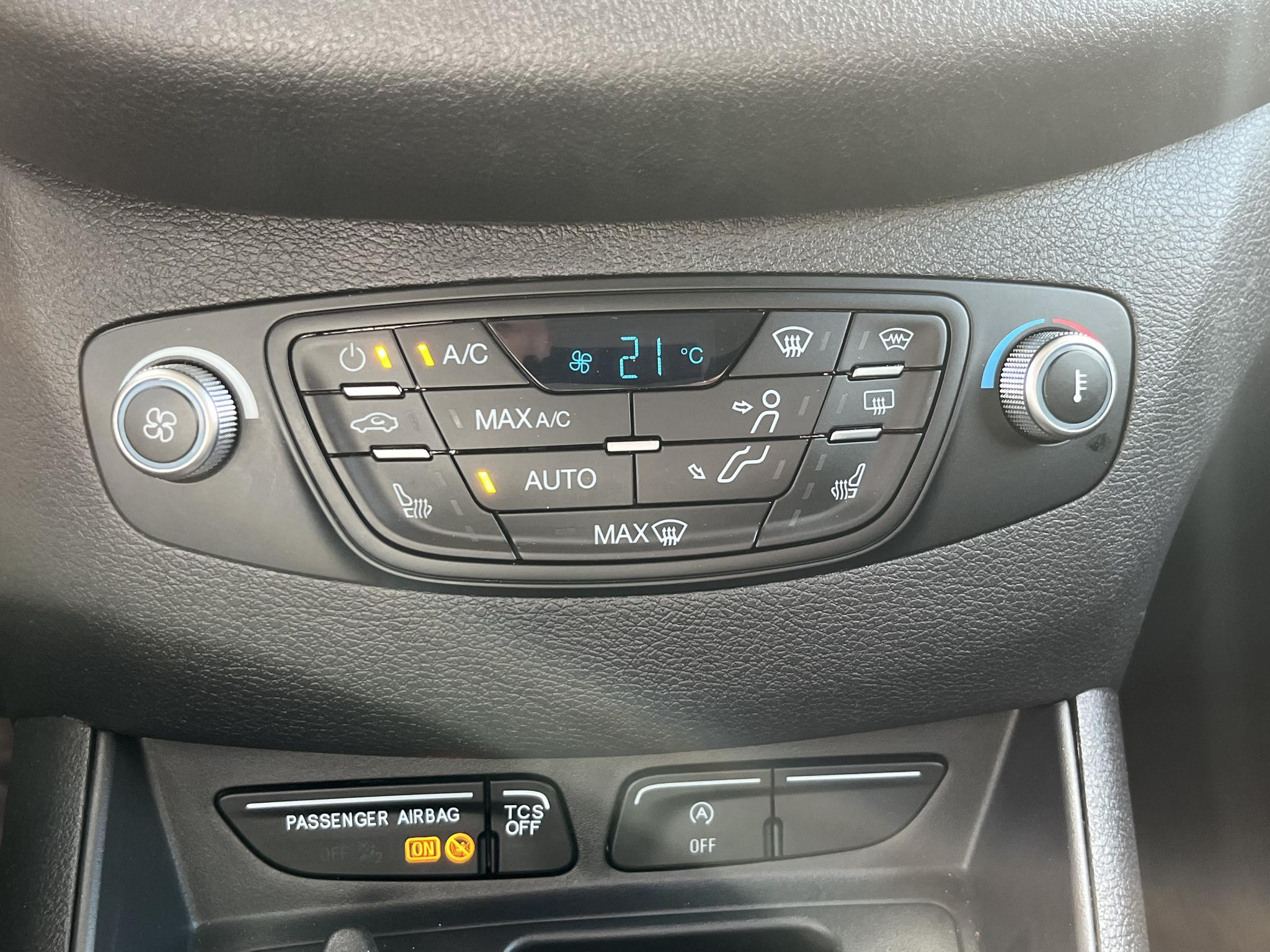 Hoofdafbeelding Ford Transit Courier