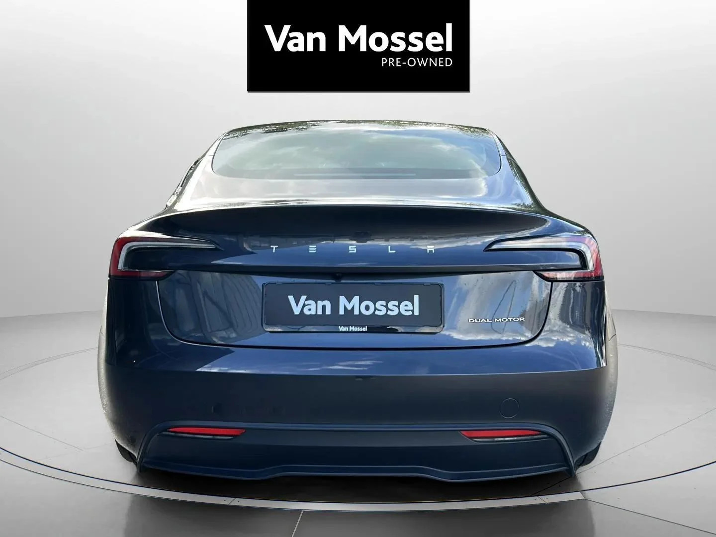 Tesla-Model 3-image-5