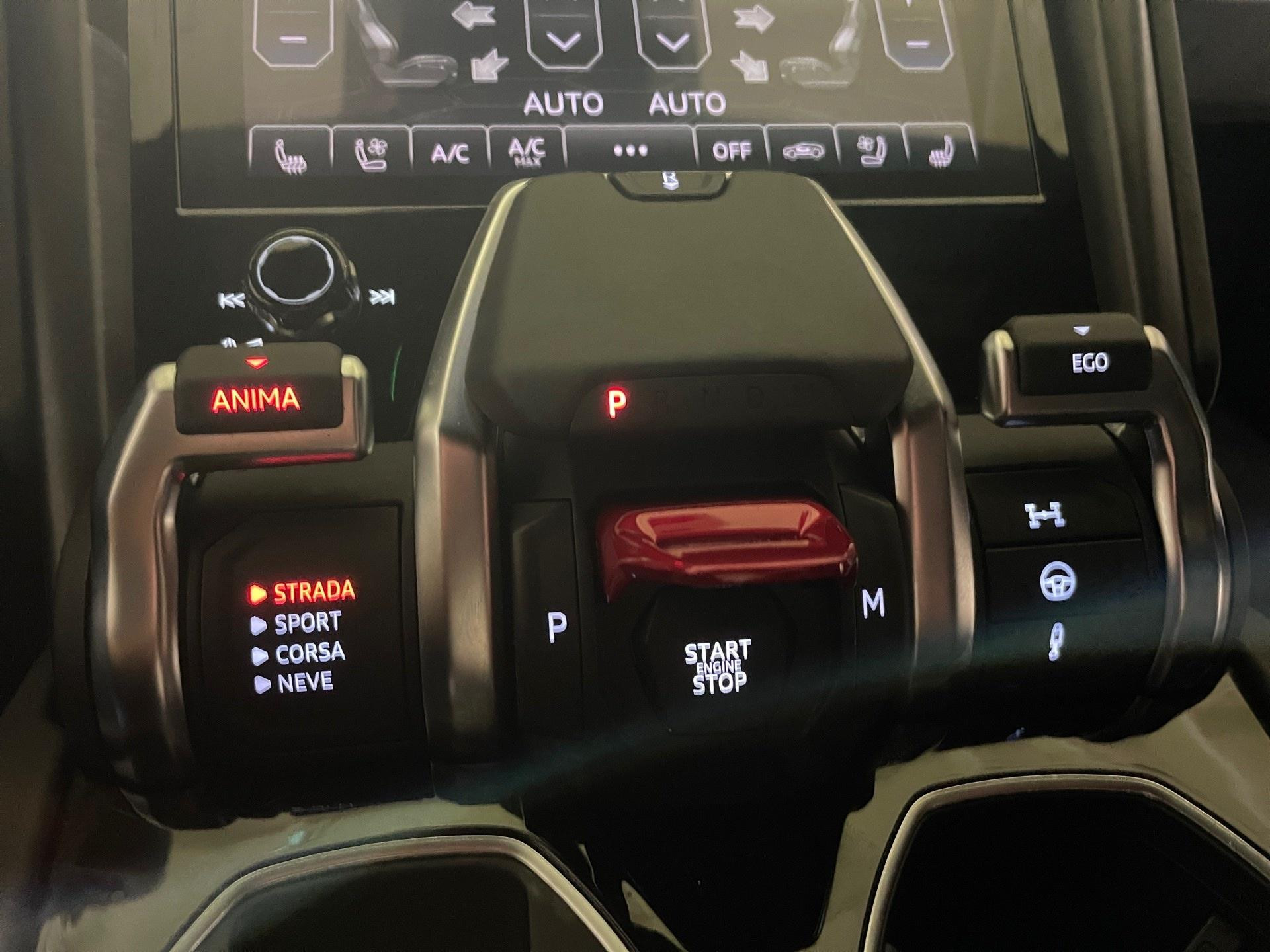 Lamborghini-Urus-image-12