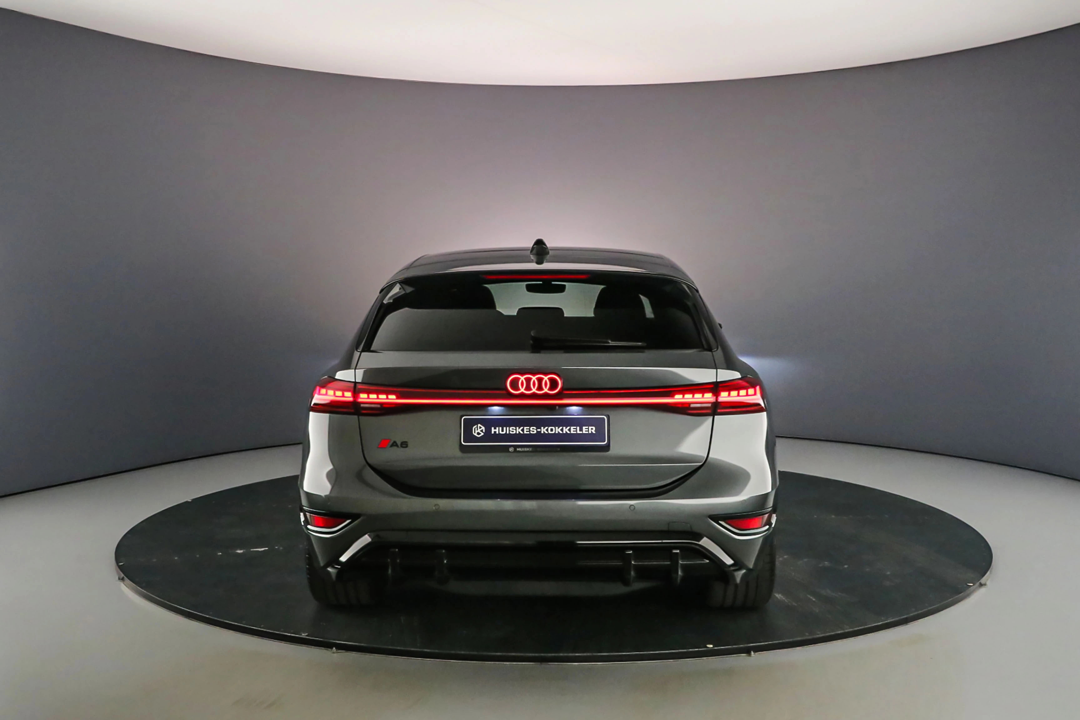 Hoofdafbeelding Audi A6 Avant e-tron