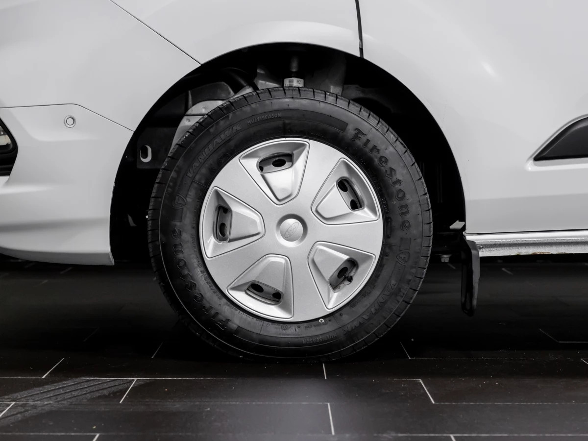 Ford-Transit Custom-image-4