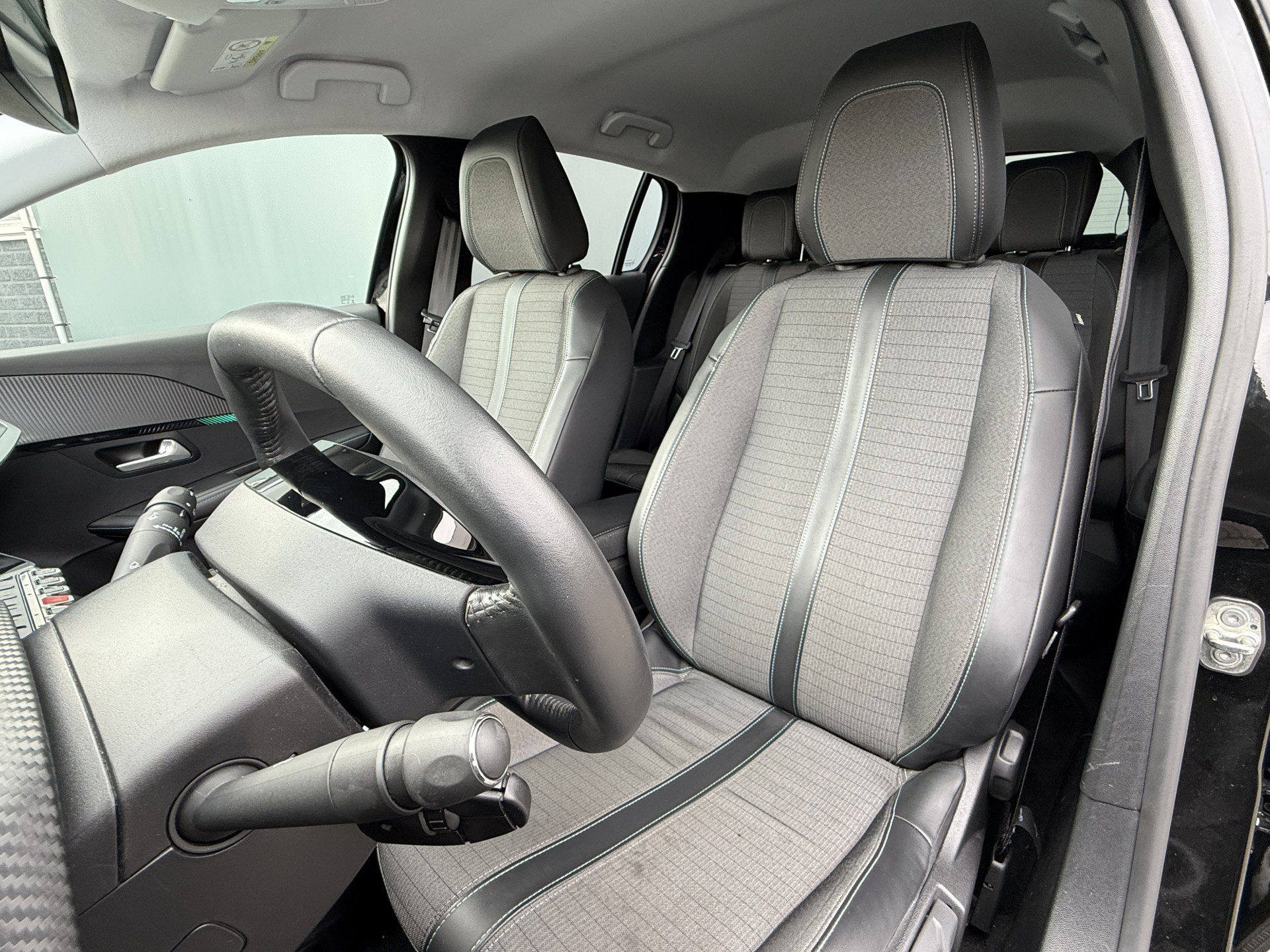 Hoofdafbeelding Peugeot e-208