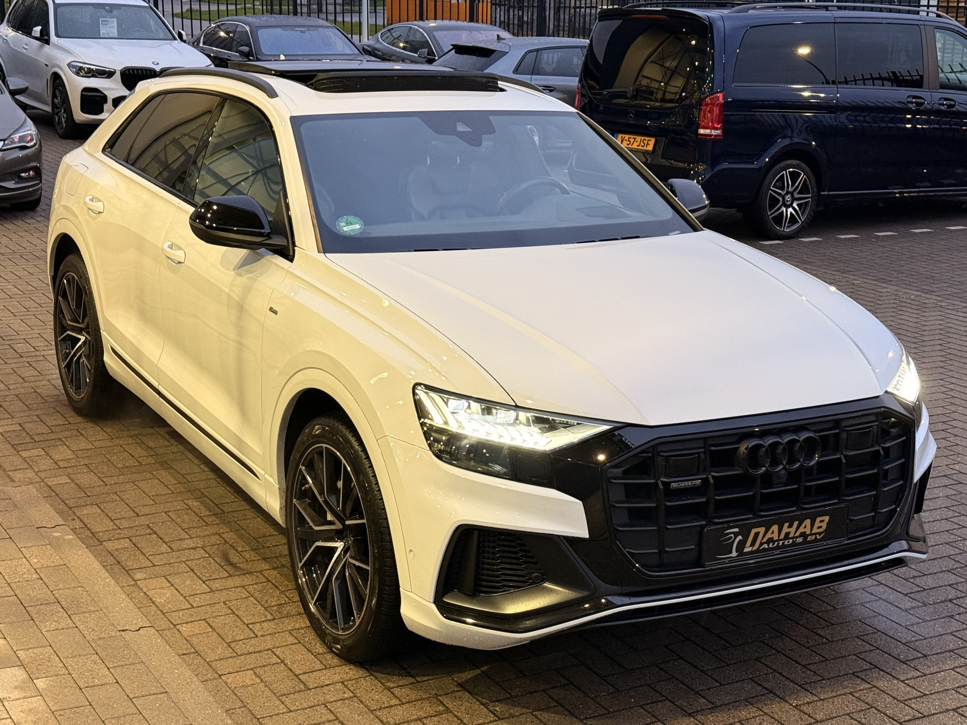 Hoofdafbeelding Audi Q8