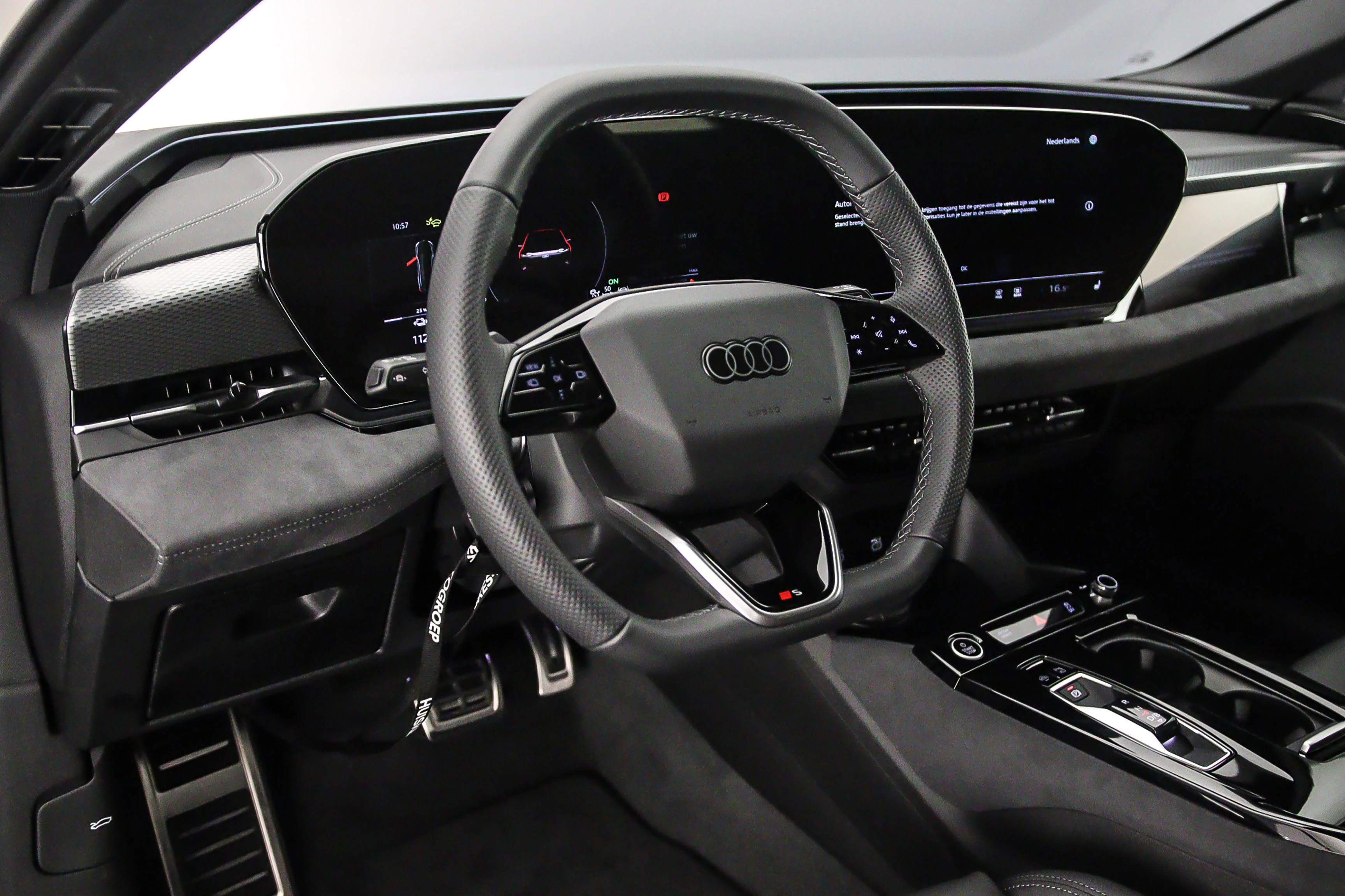 Hoofdafbeelding Audi A6 Avant e-tron