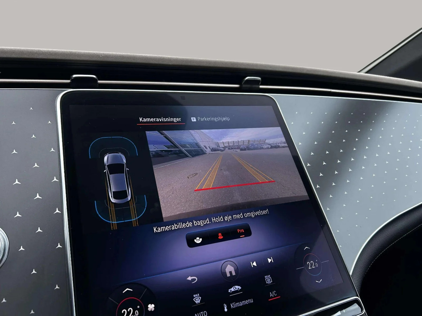 Mercedes-Benz-EQE-image-20