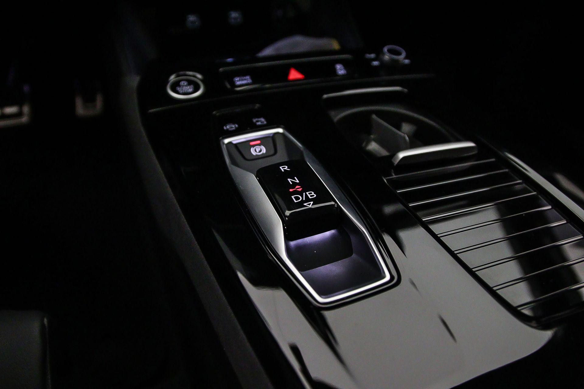 Hoofdafbeelding Audi A6 Avant e-tron