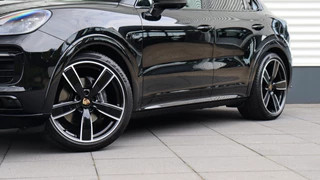 Porsche Cayenne Porsche Cayenne Coupé 3.0 E-Hybrid Platinum Edition SportDesign | Panoramadak | Surround View | BOSE Sound | Trekhaak | - afbeelding nr 17