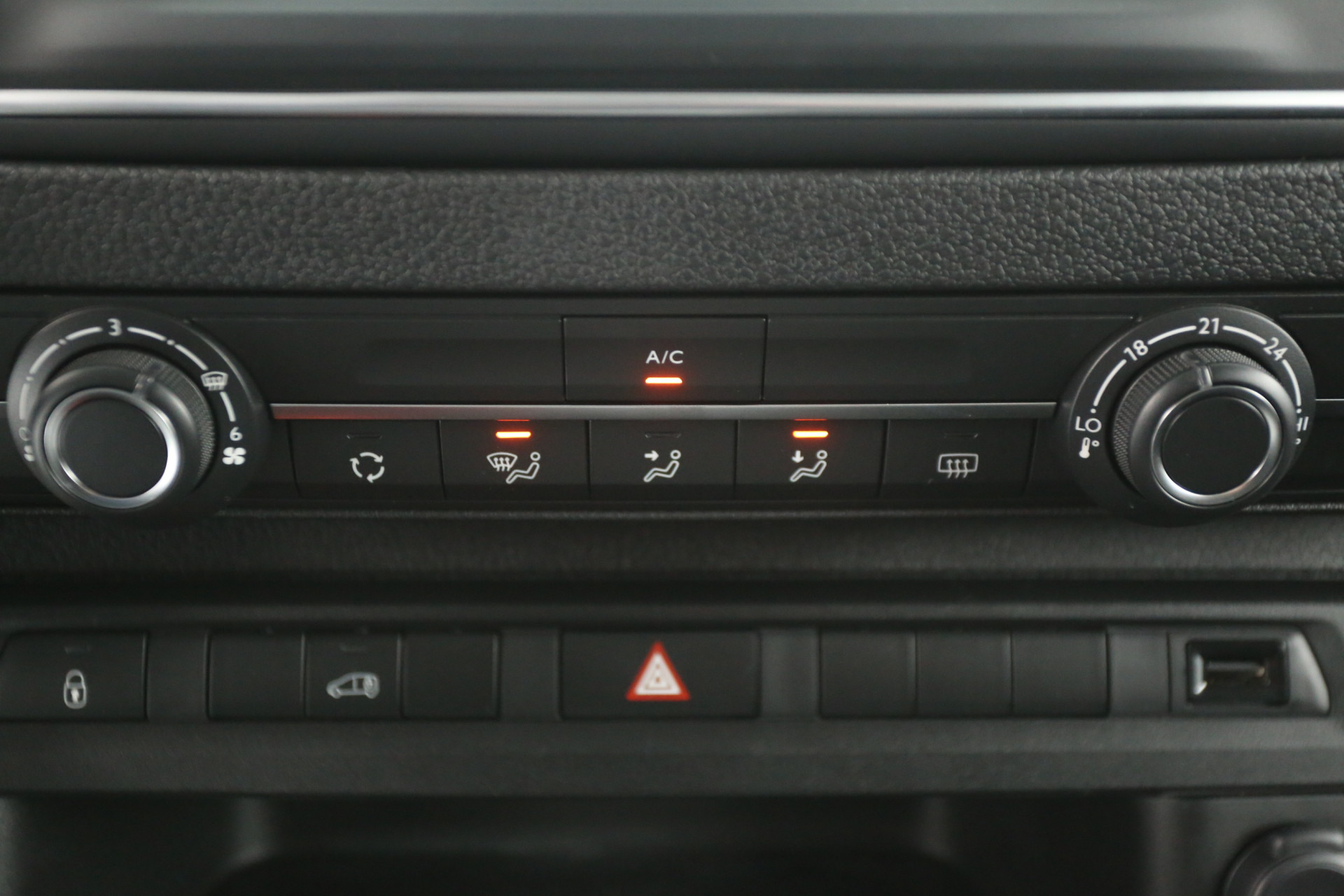 Hoofdafbeelding Peugeot e-Expert