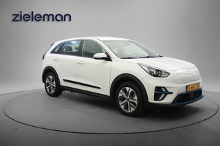 Hoofdafbeelding Kia e-Niro Kia e-Niro ComfrotLine 64 kWh - Carplay, Navi, Cruise, Camera