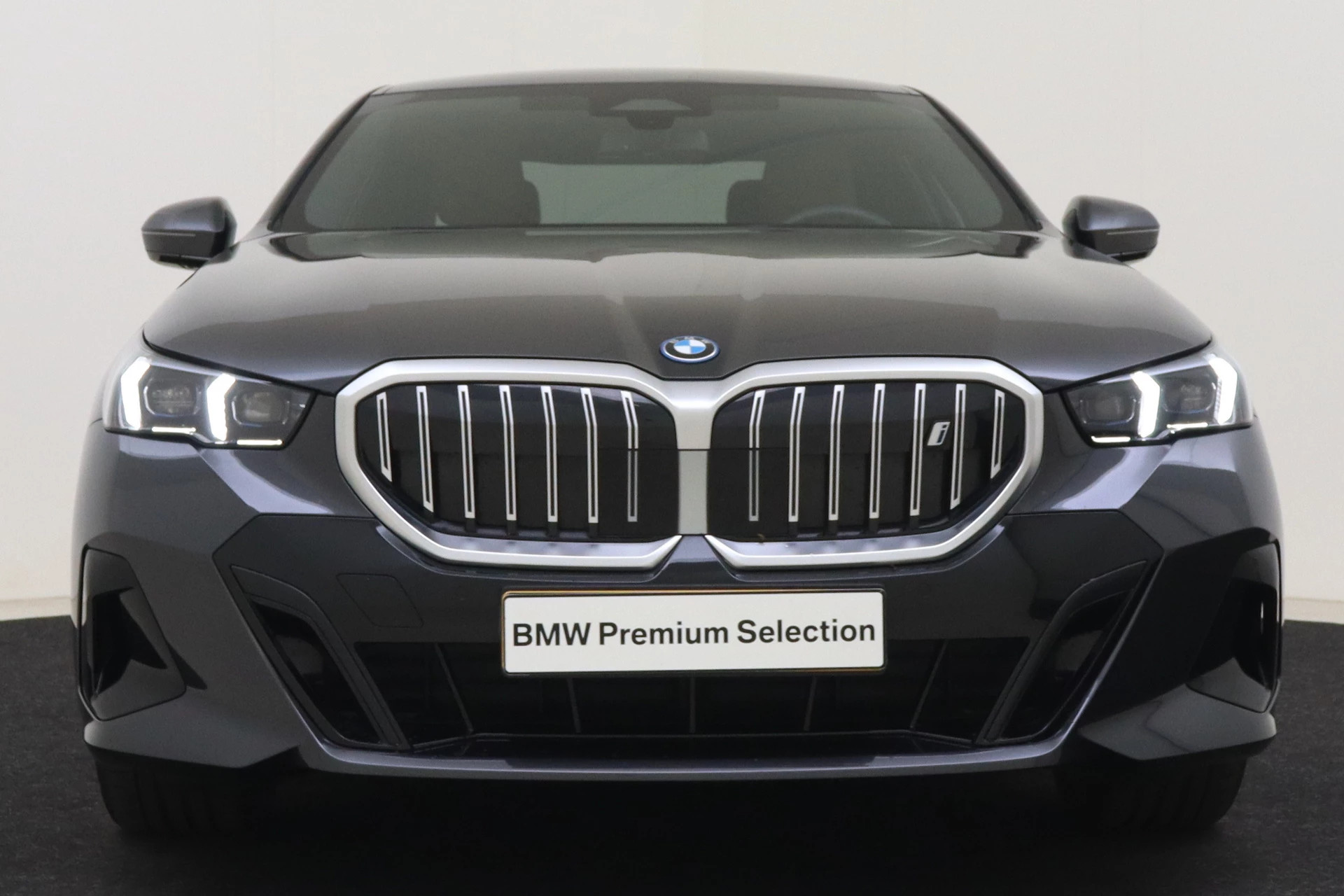 Hoofdafbeelding BMW i5