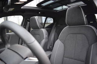Volvo EX40 Volvo EX40 Twin Motor Ultra Black Edition 442pk/82kWh | Trekhaak | Pixel Le - afbeelding nr 3