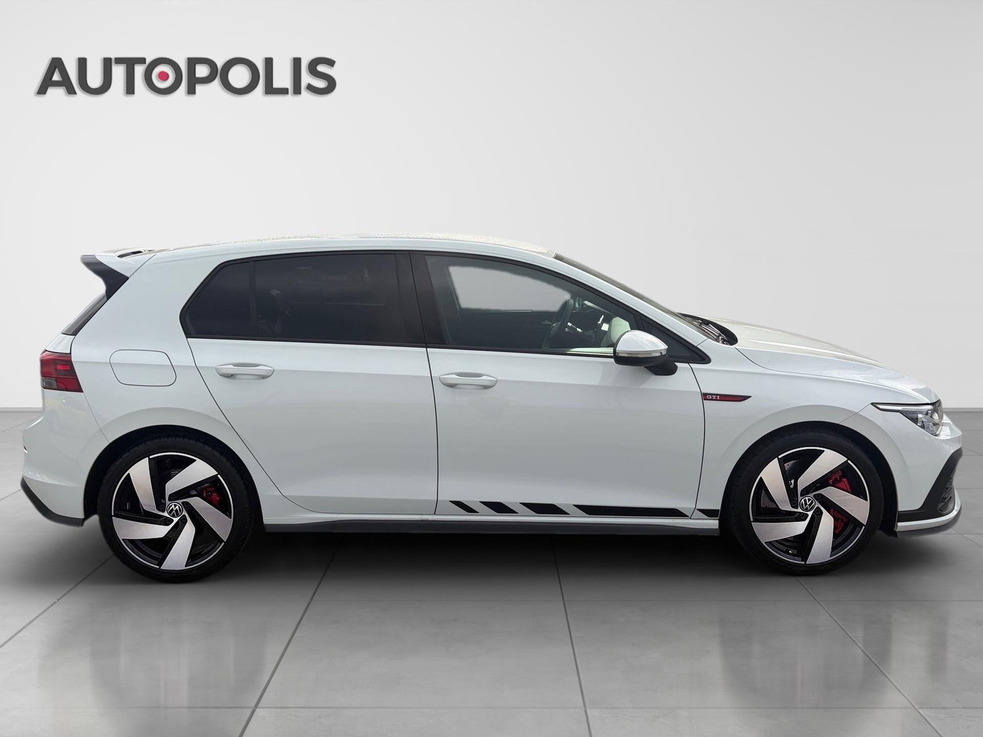 Volkswagen-Golf-image-15