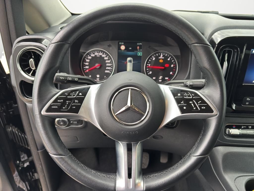 Mercedes-Benz-Vito-image-13