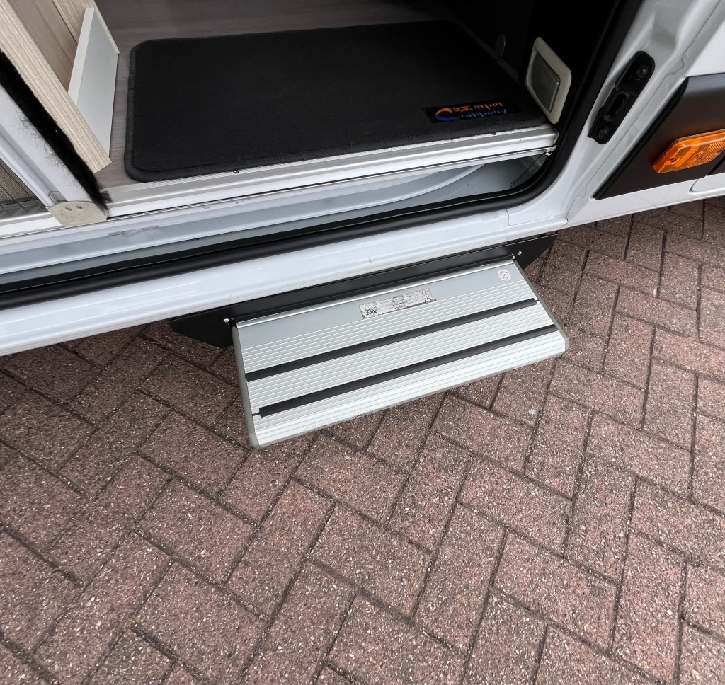 Hoofdafbeelding Adria Twin 640 Slb Plus Enkele Bedden 2x Airco