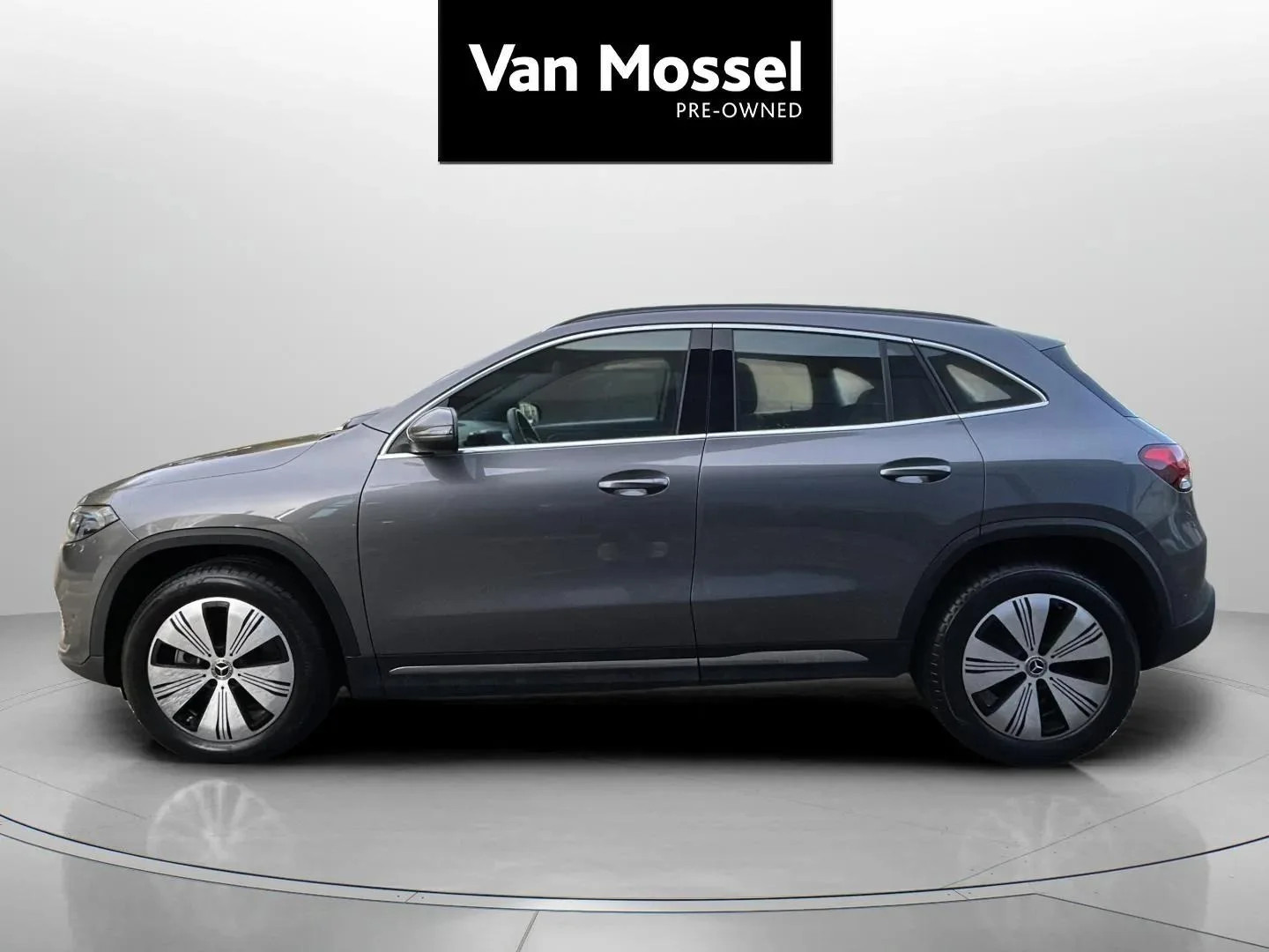 Mercedes-Benz-EQA-image-7