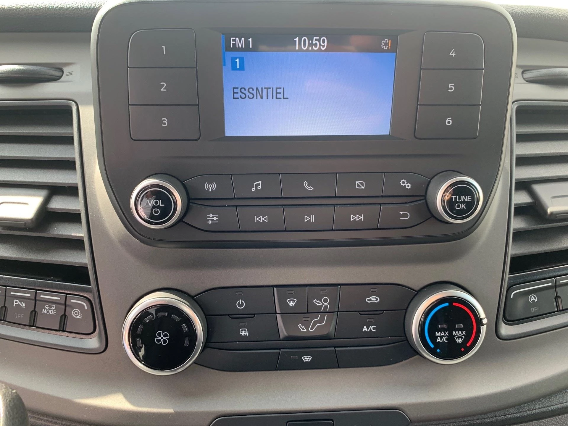 Ford-Transit-image-2