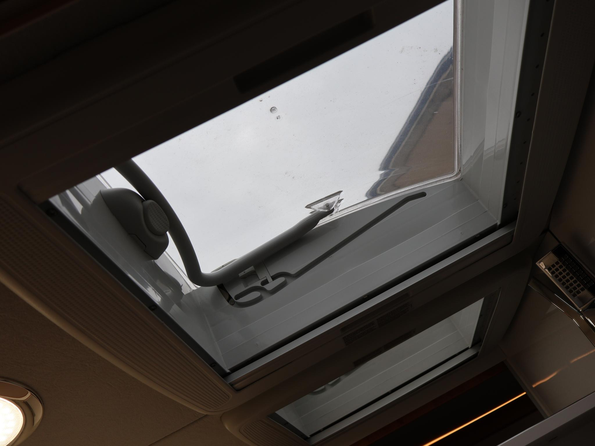 Hoofdafbeelding Pössl Summit 640