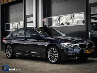 Hoofdafbeelding BMW 5 Serie BMW 5-serie 530e M-Sport | SFEERVERLICHTING | DEALER ONDERH. | STOEL&STUURVERWARMING