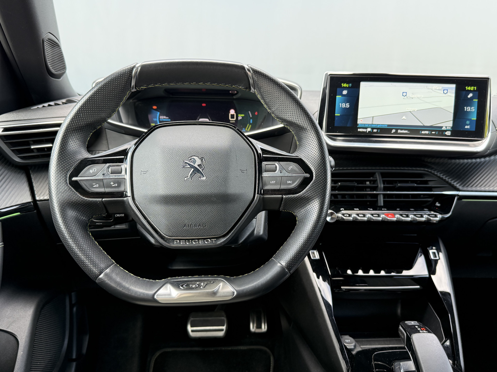 Hoofdafbeelding Peugeot e-2008